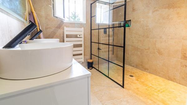 Jolie Maison de 158 m² proche des commodités avec piscine et dépendance - Bergerac