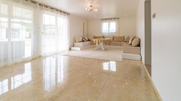 Jolie Maison de 158 m² proche des commodités avec piscine et dépendance - Bergerac