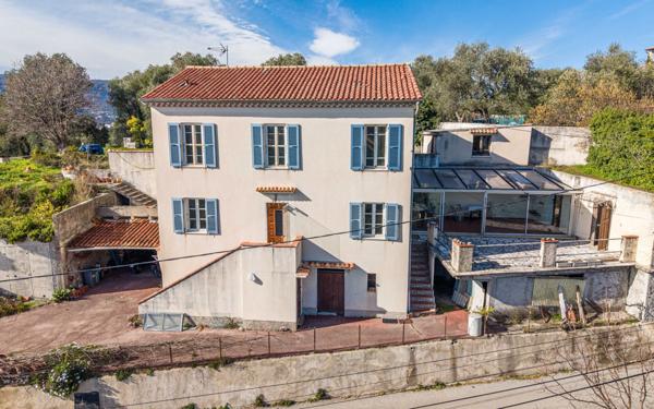 Maison à vendre    6 pièces • 167 m2 Colomars