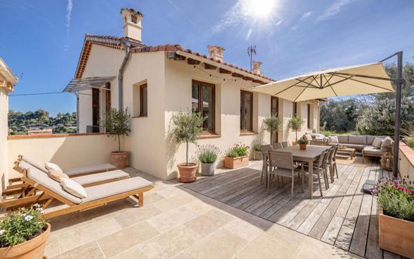 Maison à vendre    6 pièces • 167 m2 Colomars