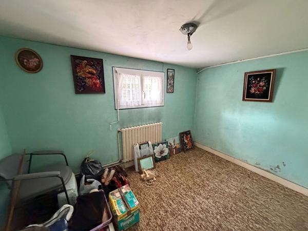 Maison, Villeneuve sur lot 70m2, 3 chambres. Vous cherchez une maison à moins de 100 000€ ? Avec 3 chambres et peu de travaux cette maison est pour vous. La maison se situe dans un quartier calme, très résidentiel. La maison possède un grand sous sol avec , Villeneuve sur lot