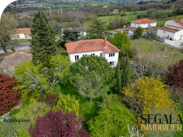 Carmaux (81400) 4 chambres de plain-pied, volumes généreux, terrain de plus d’1 hectare