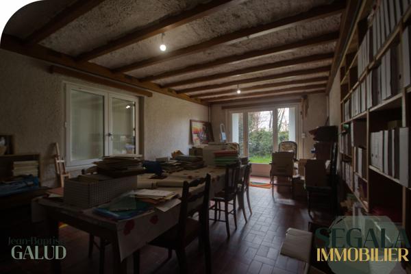 Carmaux (81400) 4 chambres de plain-pied, volumes généreux, terrain de plus d’1 hectare