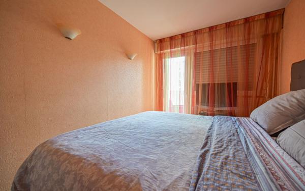 Appartement à vendre    4 pièces • 79,60 m2 Paris 20