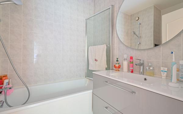 Appartement à vendre    4 pièces • 79,60 m2 Paris 20