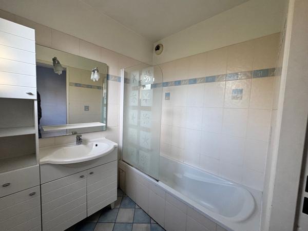 Le Cannet / Cannes Spacieux 3 pièces traversant avec loggia et garage - LE CANNET