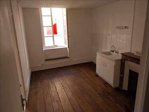 Immeuble à vendre |  Bourganeuf |  228 m²