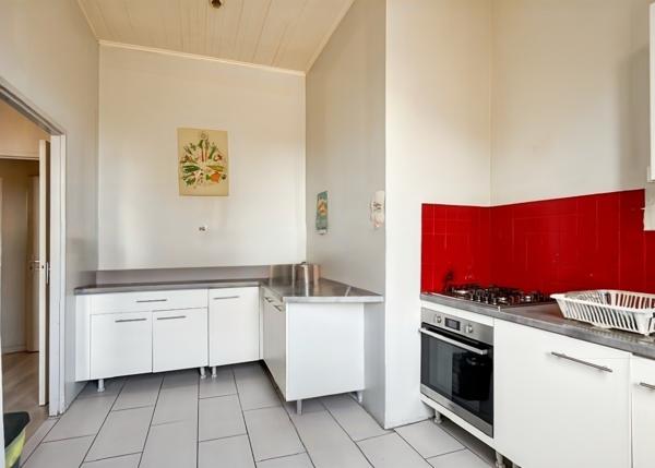 Immeuble
        
        - 280 m² Exclusivité 749 000 € *
