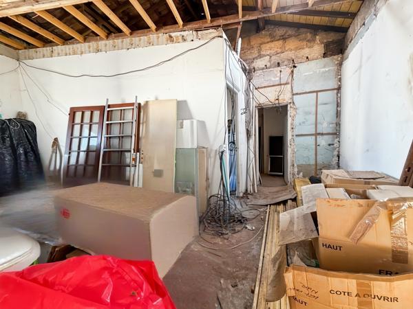 Immeuble
        
        - 280 m² Exclusivité 749 000 € *