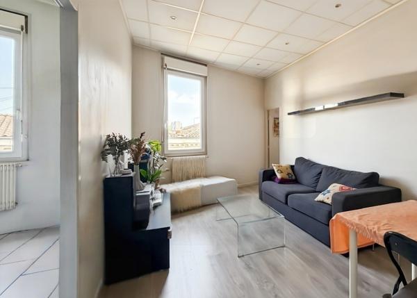 Immeuble
        
        - 280 m² Exclusivité 749 000 € *