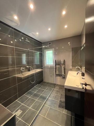 A louer à Marseille 13012 - Maison de grand standing avec jardin, piscine et garage