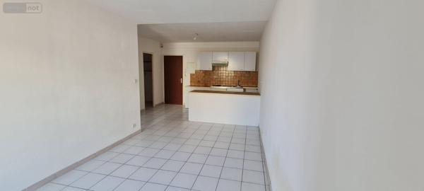 Appartement à louer à Saintes en Charente-Maritime (17100), ref : Ref L00331   
centre ville