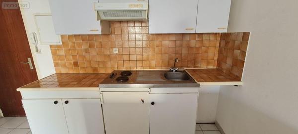 Appartement à louer à Saintes en Charente-Maritime (17100), ref : Ref L00331   
centre ville
