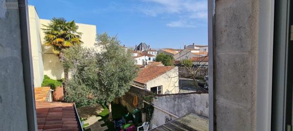 Appartement à louer à Saintes en Charente-Maritime (17100), ref : Ref L00331   
centre ville