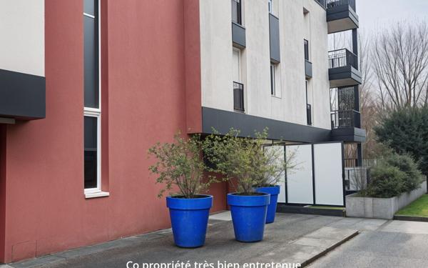 Appartement à vendre    3 pièces • 63,63 m2 Vaulx-en-Velin