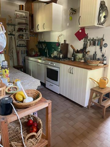 Authentique ferme bio avec eau de source sur 1,3 hectare