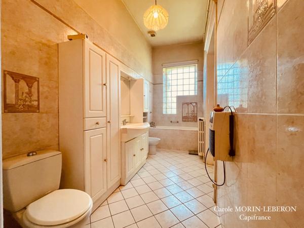 Axe La Réole-Marmande, maison bourgeoise, grange attenante et terrain 11 800 m²