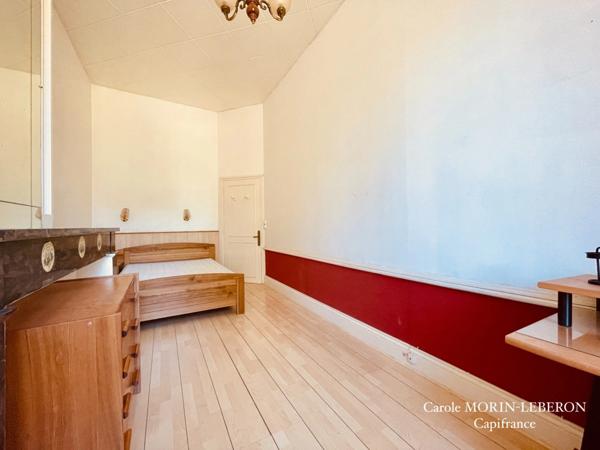 Axe La Réole-Marmande, maison bourgeoise, grange attenante et terrain 11 800 m²