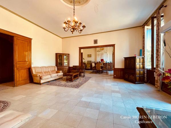 Axe La Réole-Marmande, maison bourgeoise, grange attenante et terrain 11 800 m²