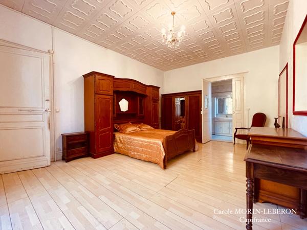 Axe La Réole-Marmande, maison bourgeoise, grange attenante et terrain 11 800 m²