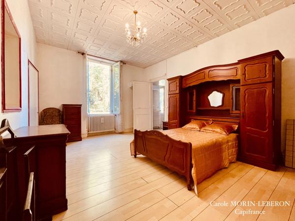 Axe La Réole-Marmande, maison bourgeoise, grange attenante et terrain 11 800 m²