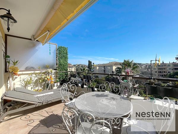 Superbe T3 dernier etage Lumineux avec Piscine et Parking