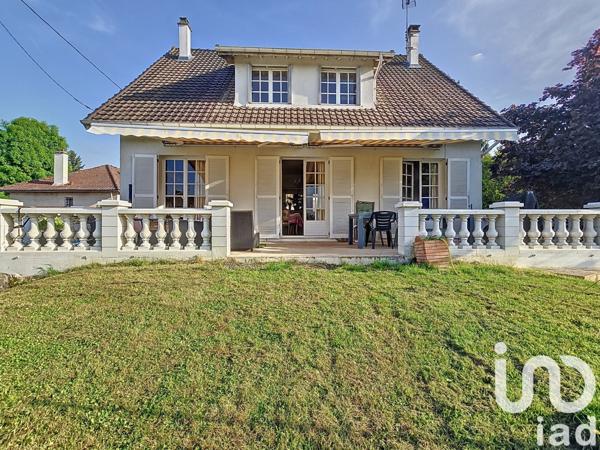 Maison traditionnelle 8 pièces de 140 m² à Arpajon (91290)