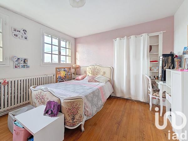 Maison traditionnelle 8 pièces de 140 m² à Arpajon (91290)