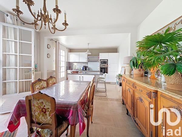 Maison traditionnelle 8 pièces de 140 m² à Arpajon (91290)