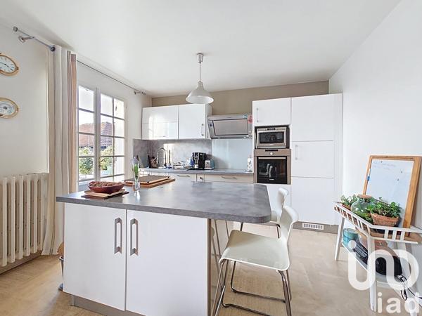 Maison traditionnelle 8 pièces de 140 m² à Arpajon (91290)