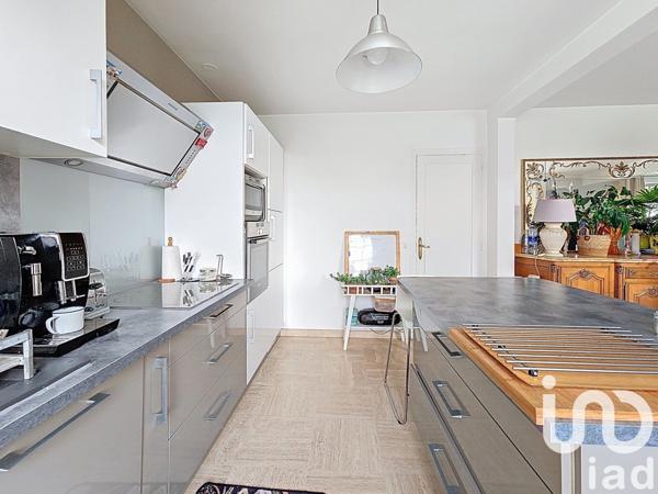 Maison traditionnelle 8 pièces de 140 m² à Arpajon (91290)