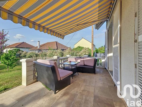 Maison traditionnelle 8 pièces de 140 m² à Arpajon (91290)