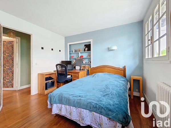 Maison traditionnelle 8 pièces de 140 m² à Arpajon (91290)
