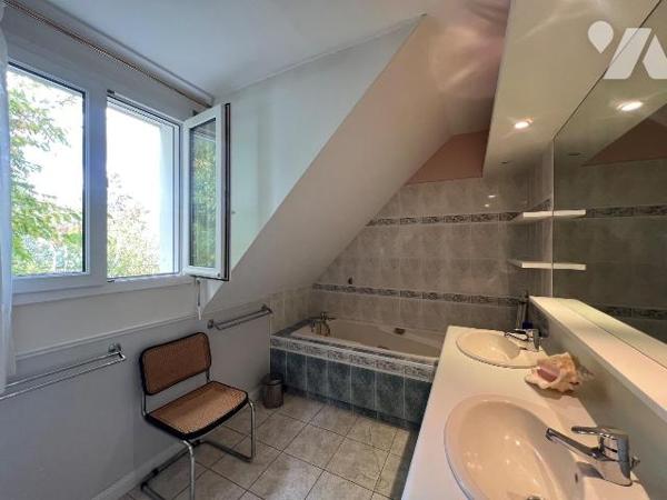 A VENDRE -LA BAULE SECTEUR GUEZY- MAISON T5
A La Baule secteur Guezy, proche école, commerces,...