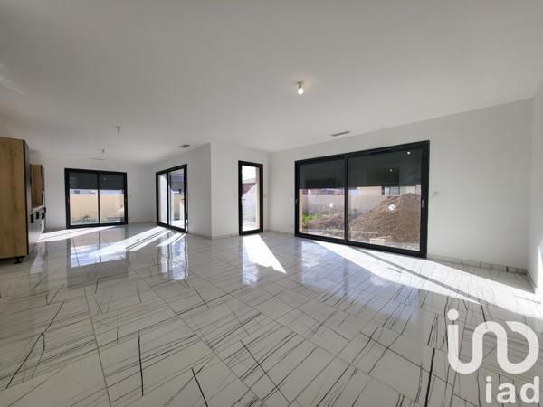 Maison traditionnelle 4 pièces de 128 m² à Canet (11200)