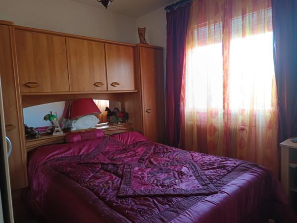 MAISON COMPOSEE DE DEUX APPARTEMENT ,QUARTIER CALME.