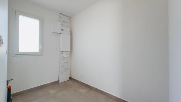 À vendre - Maison moderne de plain-pied T4 à MONTBARTIER de 120 m²