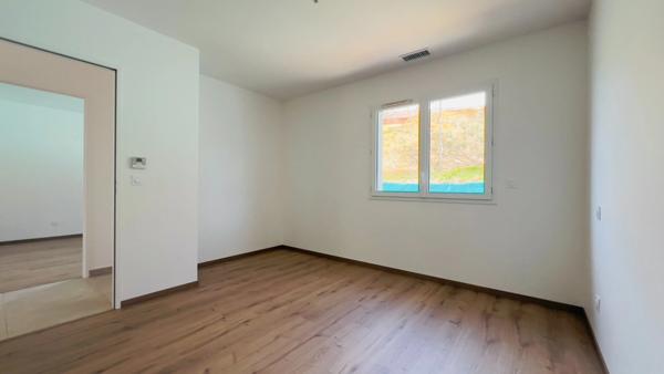 À vendre - Maison moderne de plain-pied T4 à MONTBARTIER de 120 m²