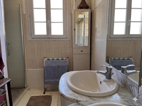 Maison à vendre 180 000 € Neuvic 6 p 135 m² DPE E