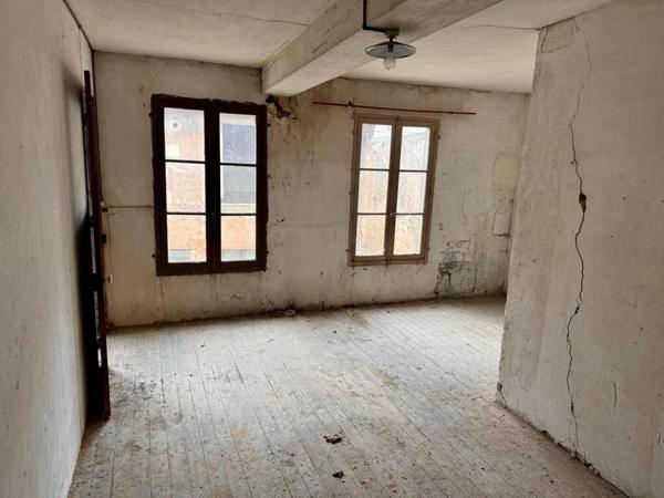 Maison 180m², 2 niveaux, idéal investisseur