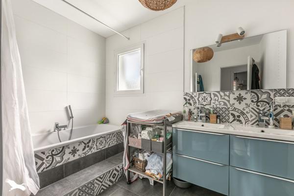 Maison à vendre 376 000 € Salles 4 p 100 m² DPE A