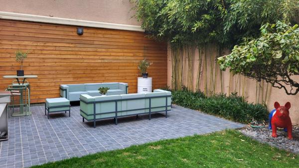 Ensemble immobilier comprenant  maison et local professionnel  loué