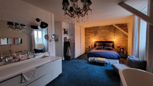 Ensemble immobilier comprenant  maison et local professionnel  loué