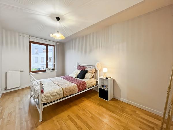 Appartement Bordeaux 3 pièces 72,25 m2 avec balcon et parking