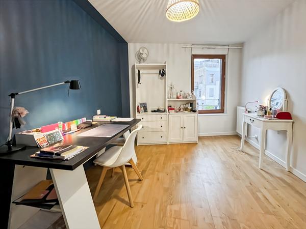 Appartement Bordeaux 3 pièces 72,25 m2 avec balcon et parking