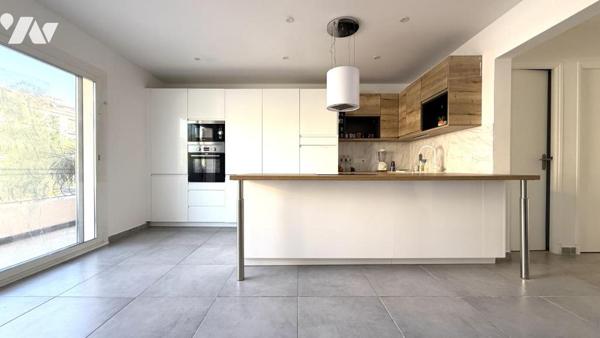 Saint-Aygulf — En cœur de village, bel appartement traversant avec double extérieur et stationnement