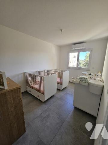 Saint-Aygulf — En cœur de village, bel appartement traversant avec double extérieur et stationnement