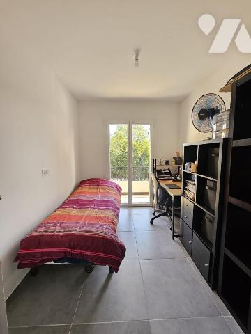 Saint-Aygulf — En cœur de village, bel appartement traversant avec double extérieur et stationnement