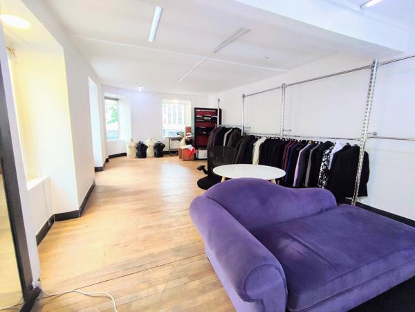 A vendre FDC commerce 200 m² Avenue de Clichy 176 000 € HAI 176 000 €