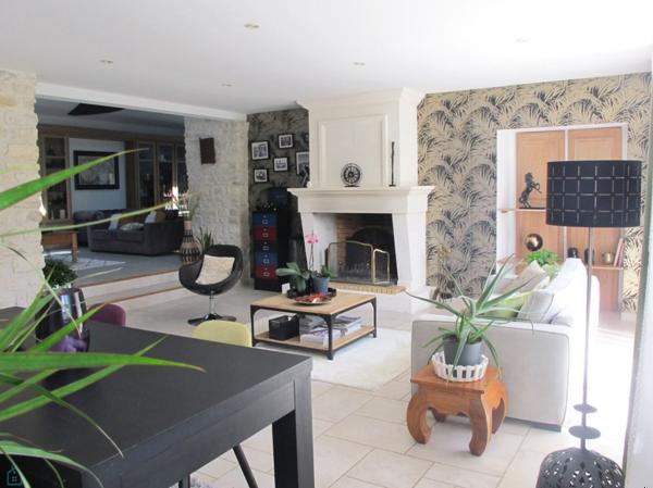 LONGERE CHARENTAISE, 10 PIECES, 340M²